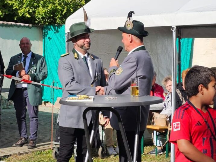 2 Mitglieder des Schützenverein Frienstedt 2005 e.V. bei einer Veranstaltung