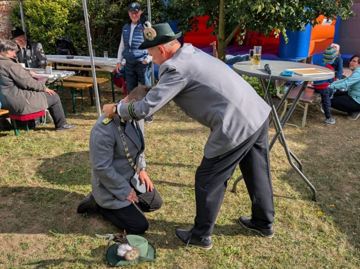 2 Mitglieder des Schützenverein Frienstedt 2005 e.V. bei einer Zermonie